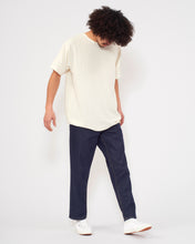 Load image into Gallery viewer, Cropped Jeans
