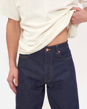 Load image into Gallery viewer, Cropped Jeans
