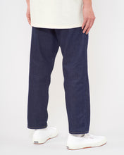 Load image into Gallery viewer, Cropped Jeans
